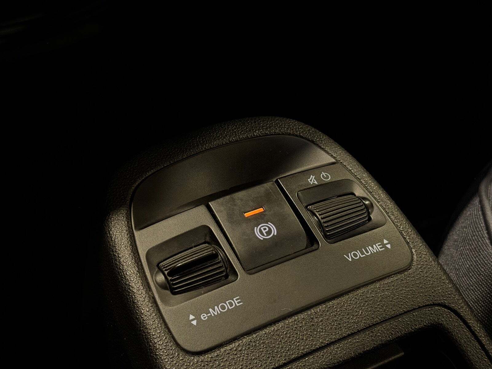 Grå Fiat 500e fra 2022