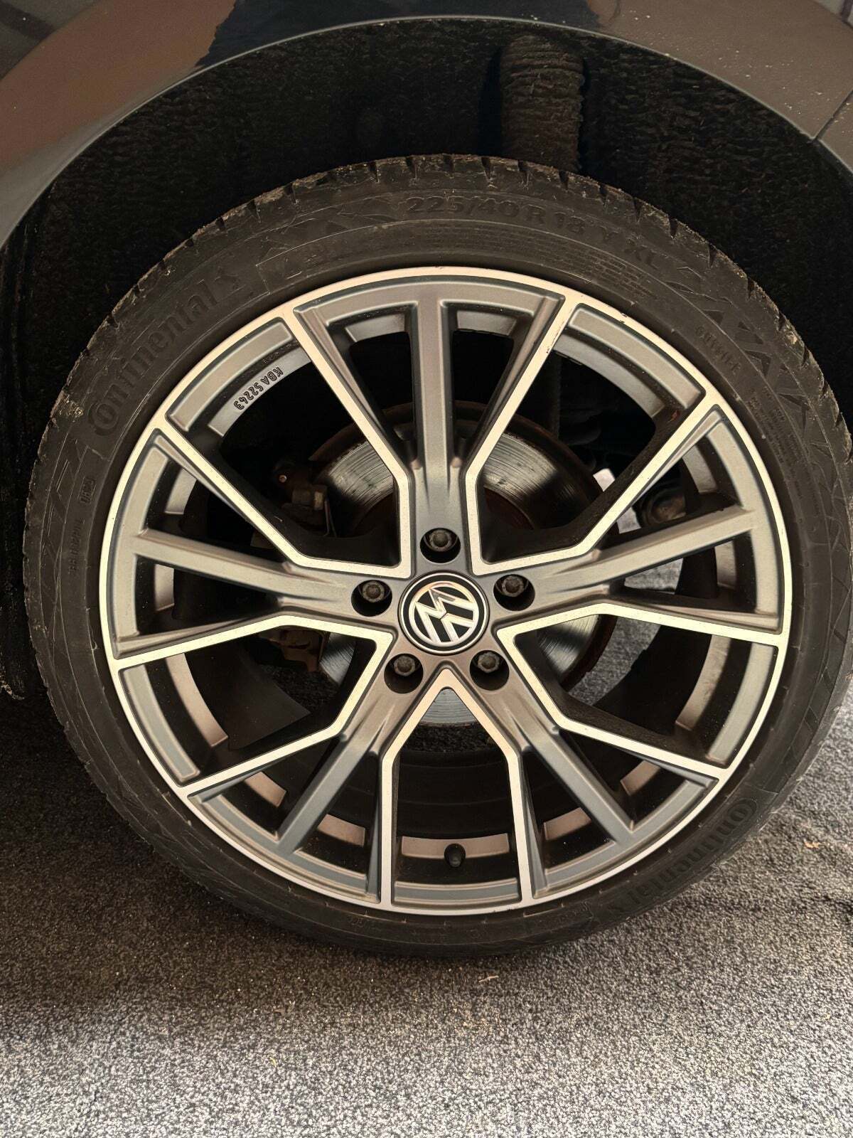 Sort VW Golf VII fra 2017