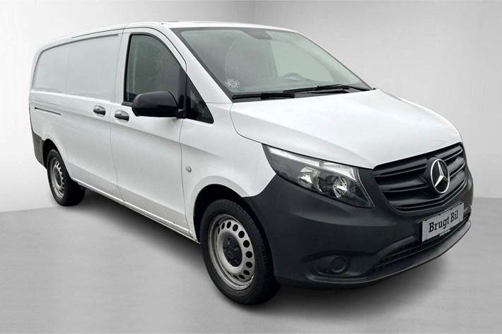 Hvid Mercedes Vito 114 fra 2022
