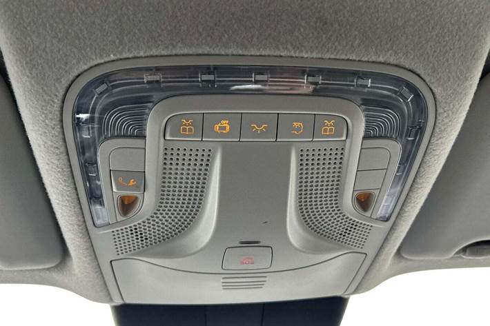 Hvid Mercedes Vito 114 fra 2022