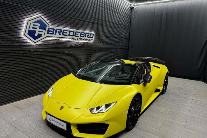Gul Lamborghini Huracan fra 2017 set udefra