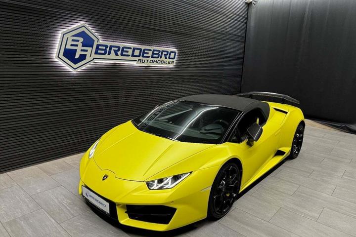 Gul Lamborghini Huracan fra 2017 set udefra