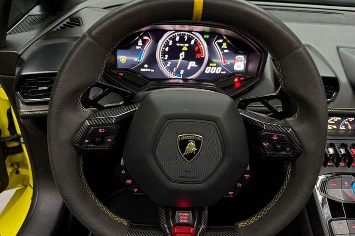 Gul Lamborghini Huracan fra 2017