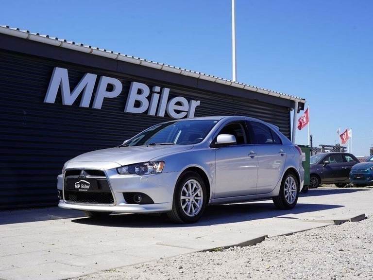 Mitsubishi Lancer 1,6 Invite SportBack