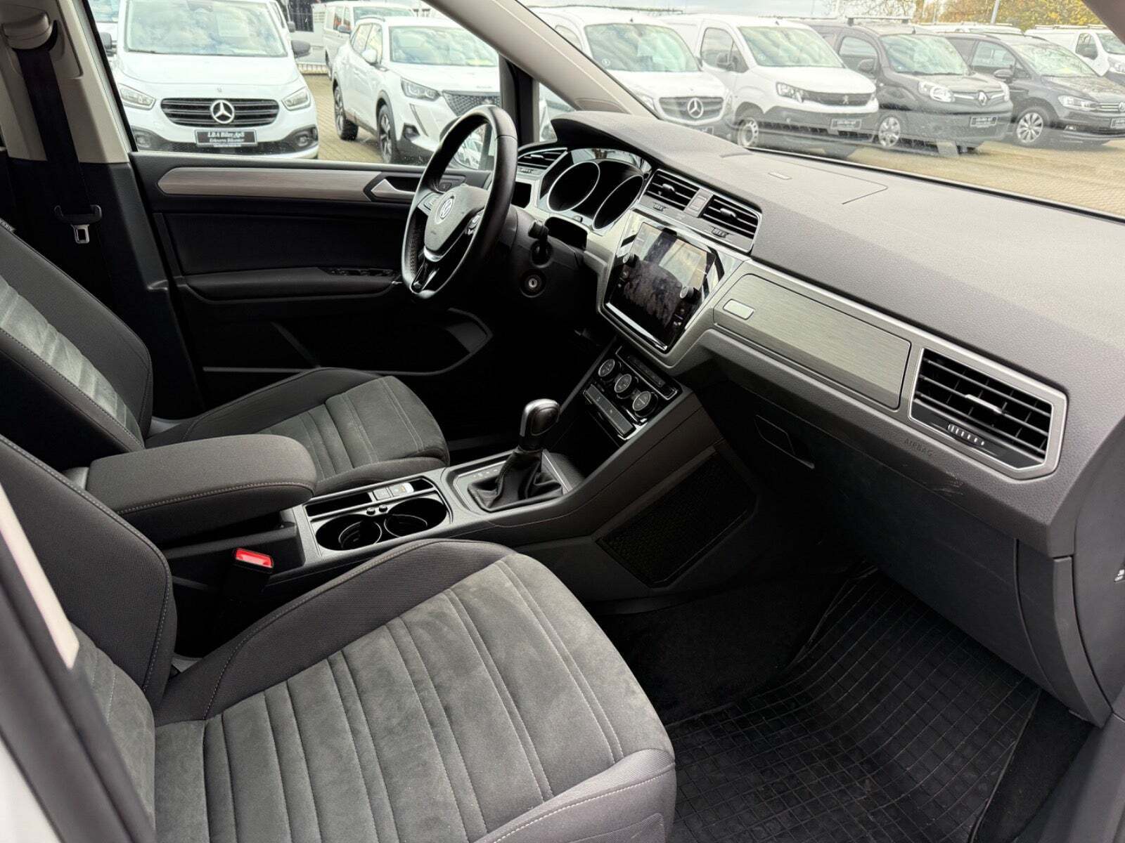 VW Touran 2,0 TDi 115 Comfortline DSG Van