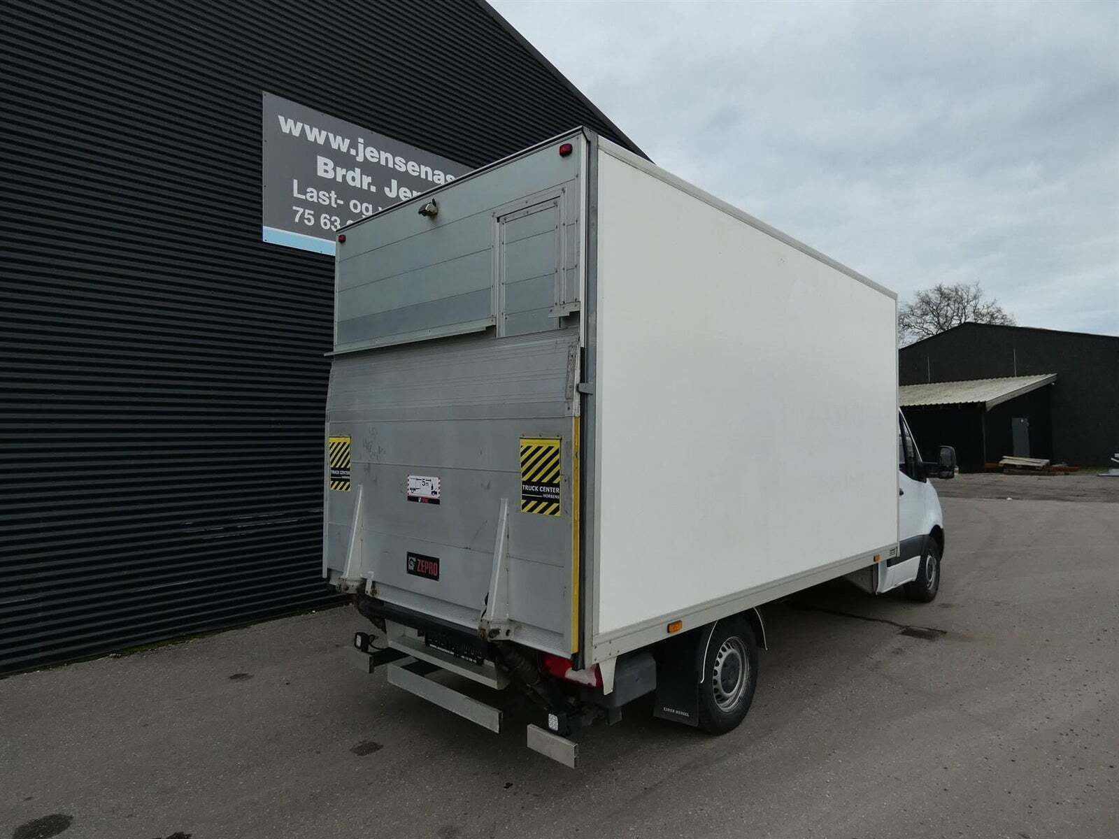 Mercedes Sprinter 317 2,0 CDi Alukasse m/lift aut. RWD