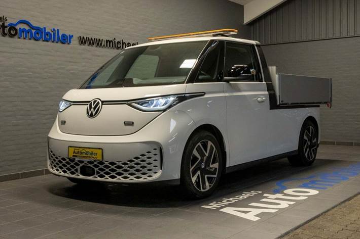 Hvid VW ID.Buzz fra 2024 set udefra