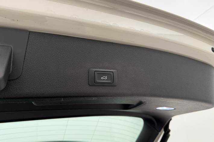 Beige Audi e-tron fra 2020