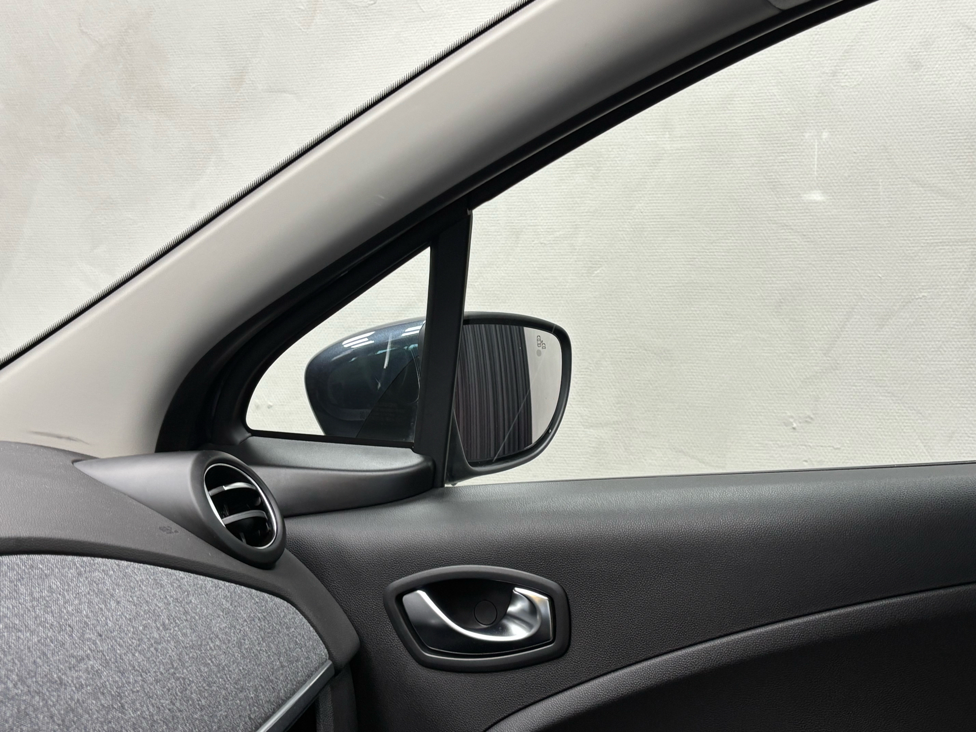 Grå Renault Zoe fra 2021