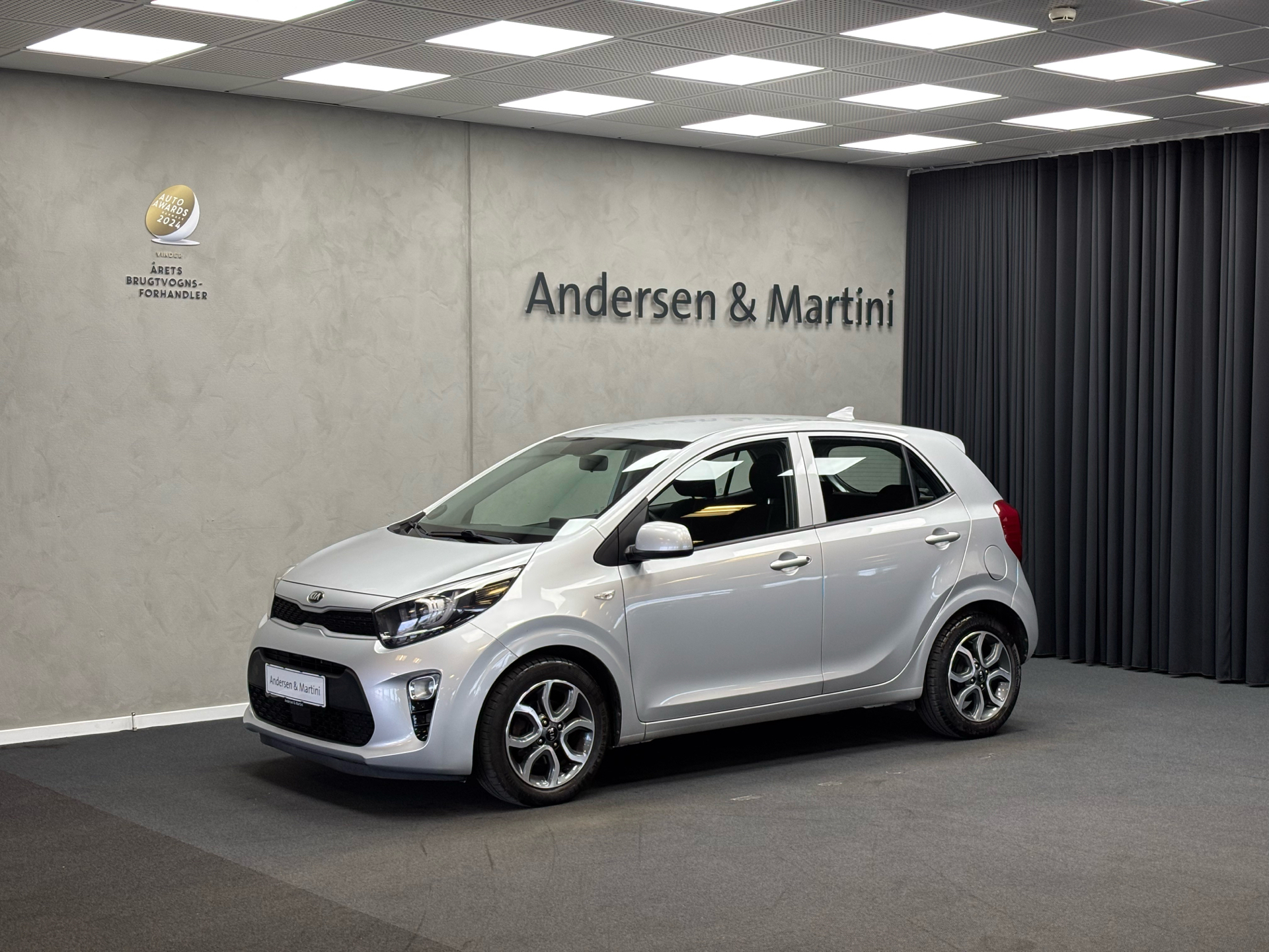 Grå Kia Picanto fra 2020 set udefra