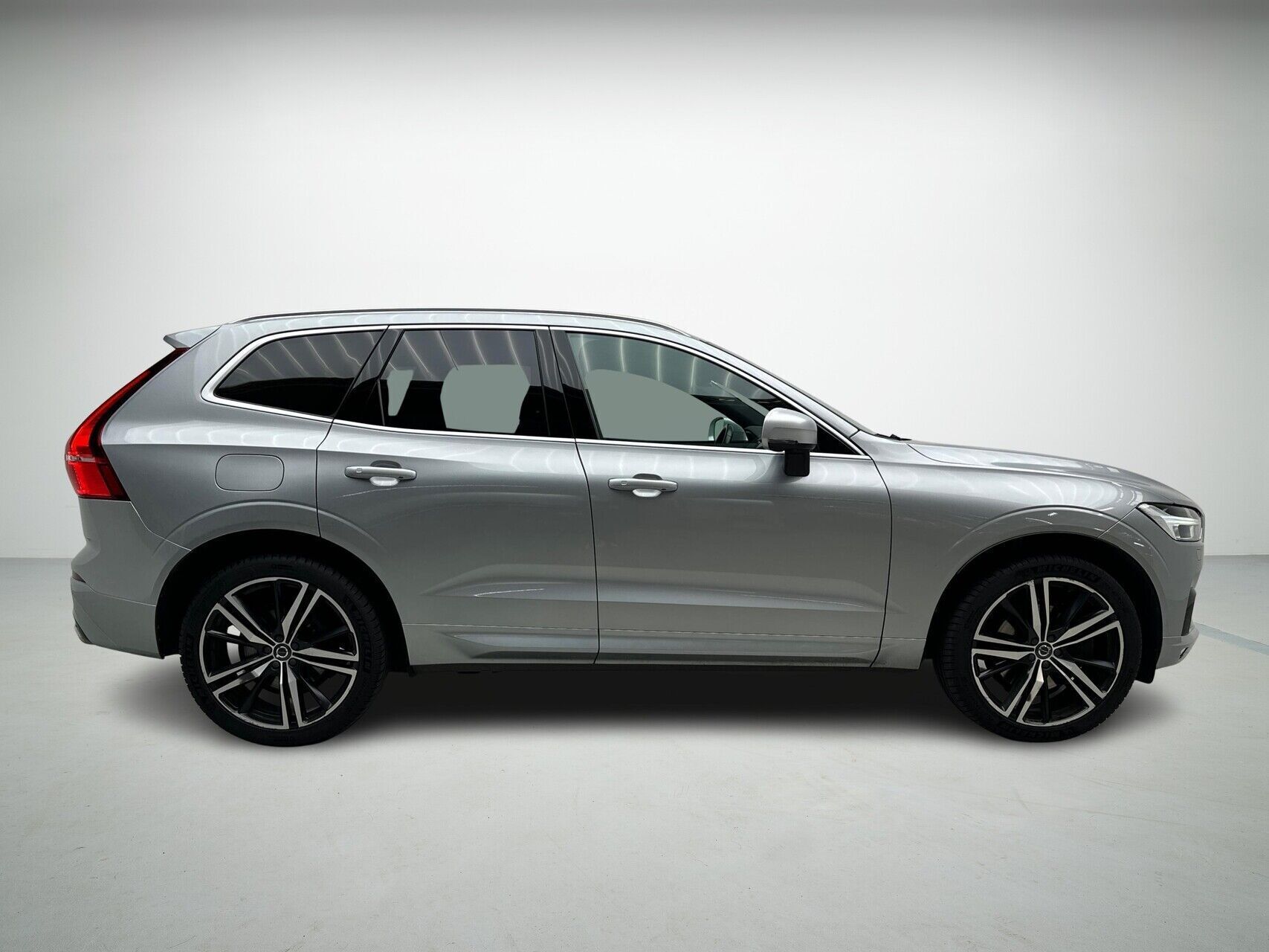 Volvo XC60 2,0 D5 R-design AWD 235HK 5d 8g Aut.