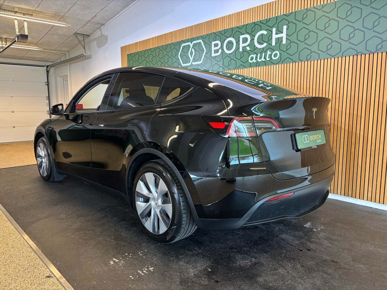 Tesla Model Y RWD