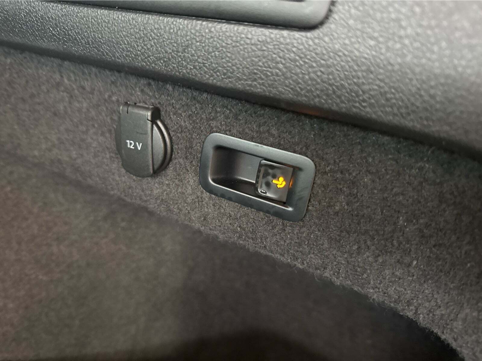 Hvid VW Passat fra 2017