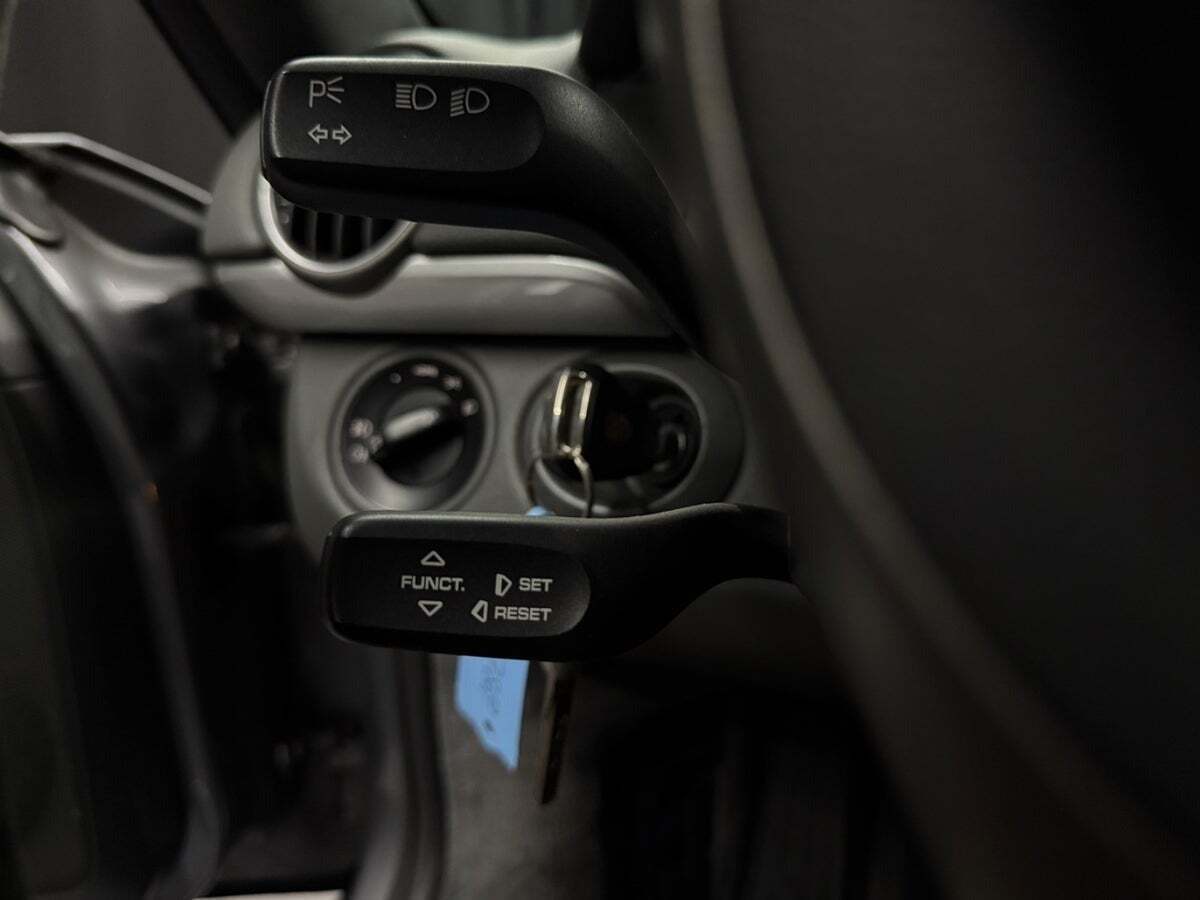 Grå Porsche Cayman S fra 2006