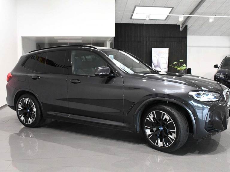 BMW iX3 Charged Plus M-Sport