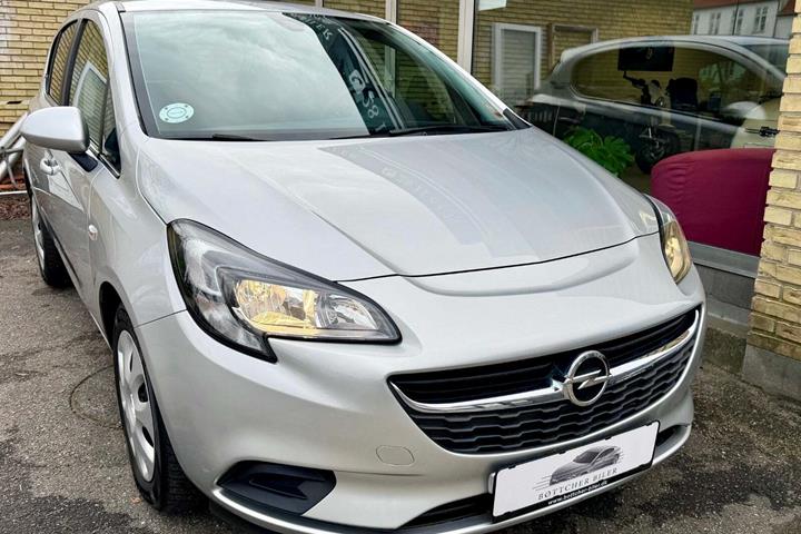 Sølv Opel Corsa fra 2019