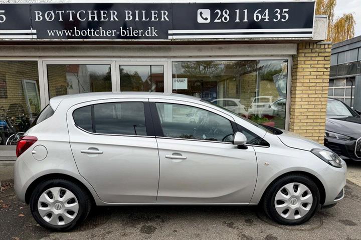Sølv Opel Corsa fra 2019