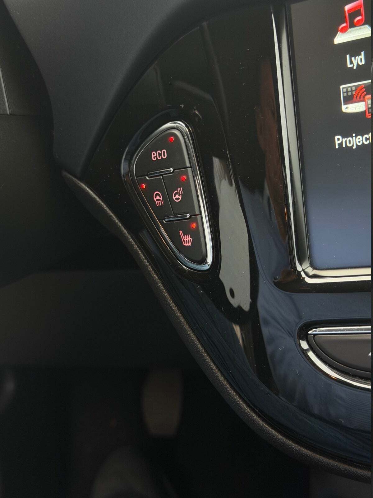 Sølv Opel Corsa fra 2019