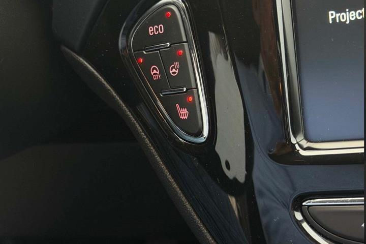 Sølv Opel Corsa fra 2019