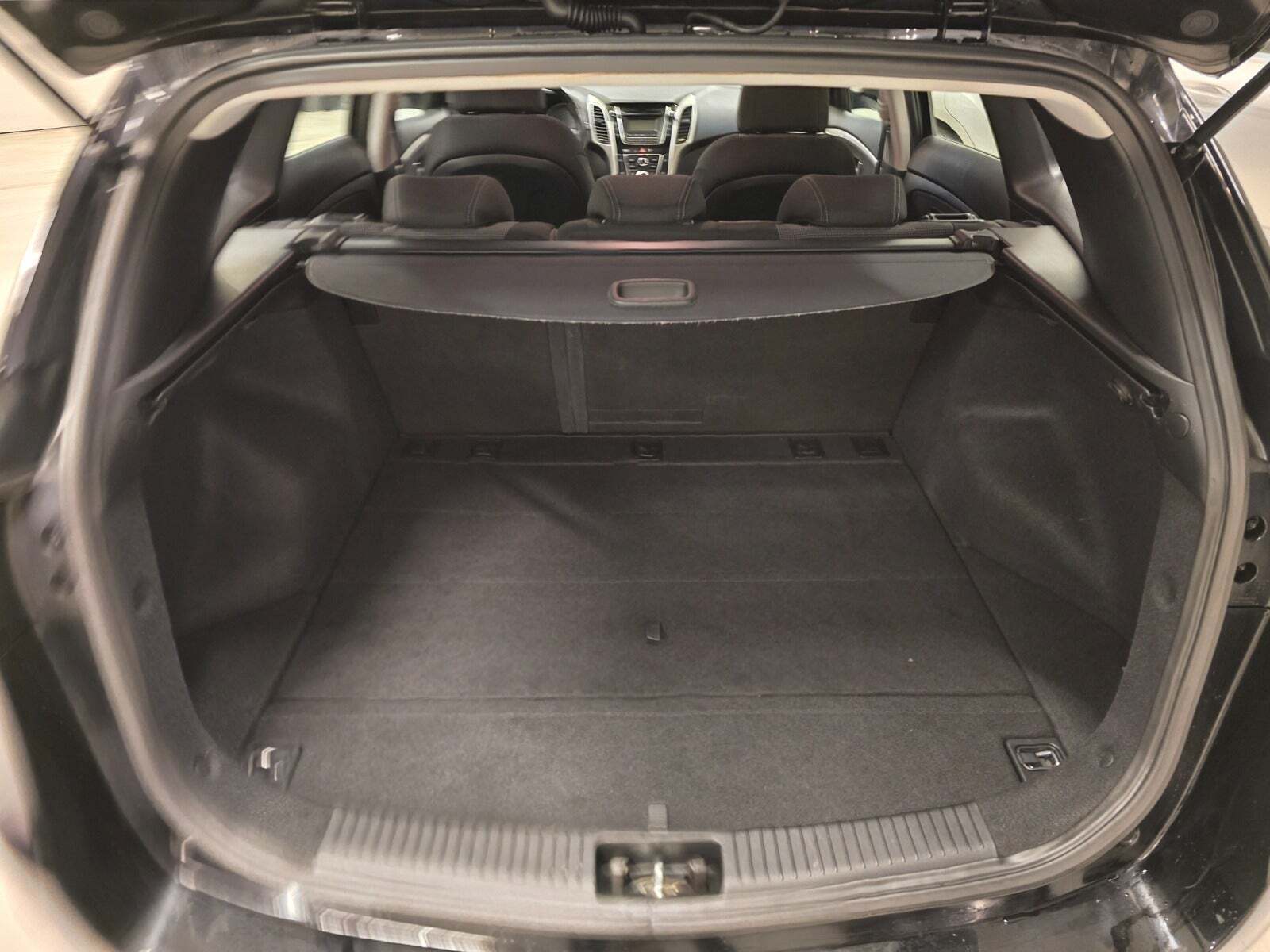 Sort Hyundai i30 fra 2015