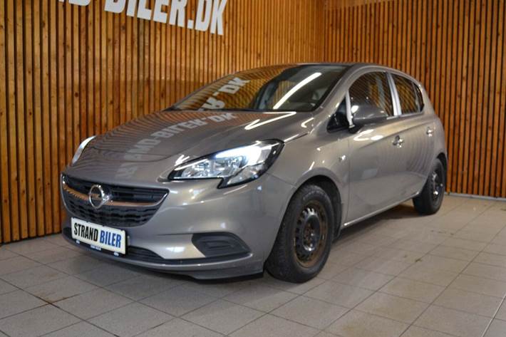 Grå Opel Corsa fra 2015 set udefra