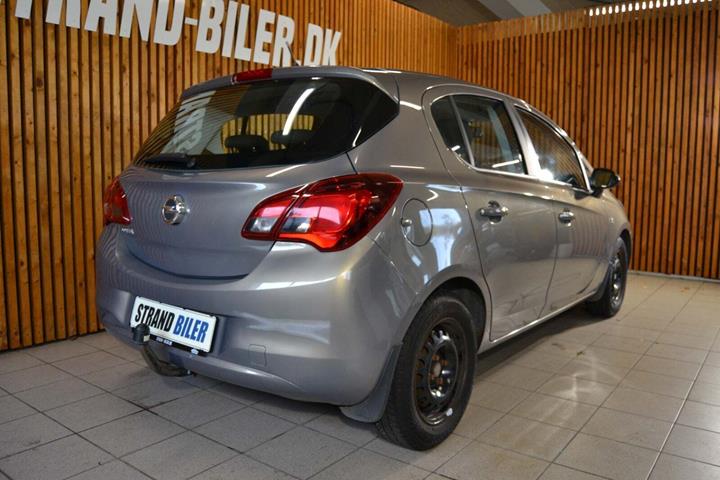 Grå Opel Corsa fra 2015