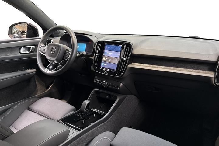 Beige Volvo XC40 fra 2024
