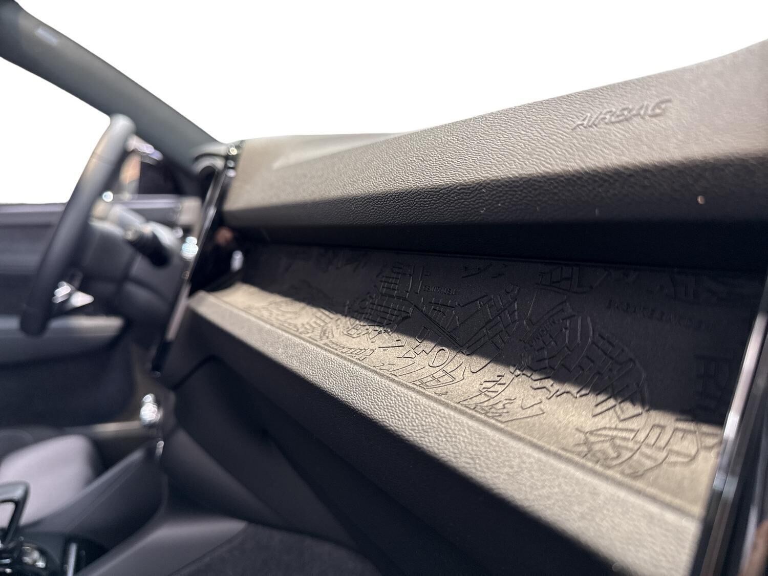 Beige Volvo XC40 fra 2024