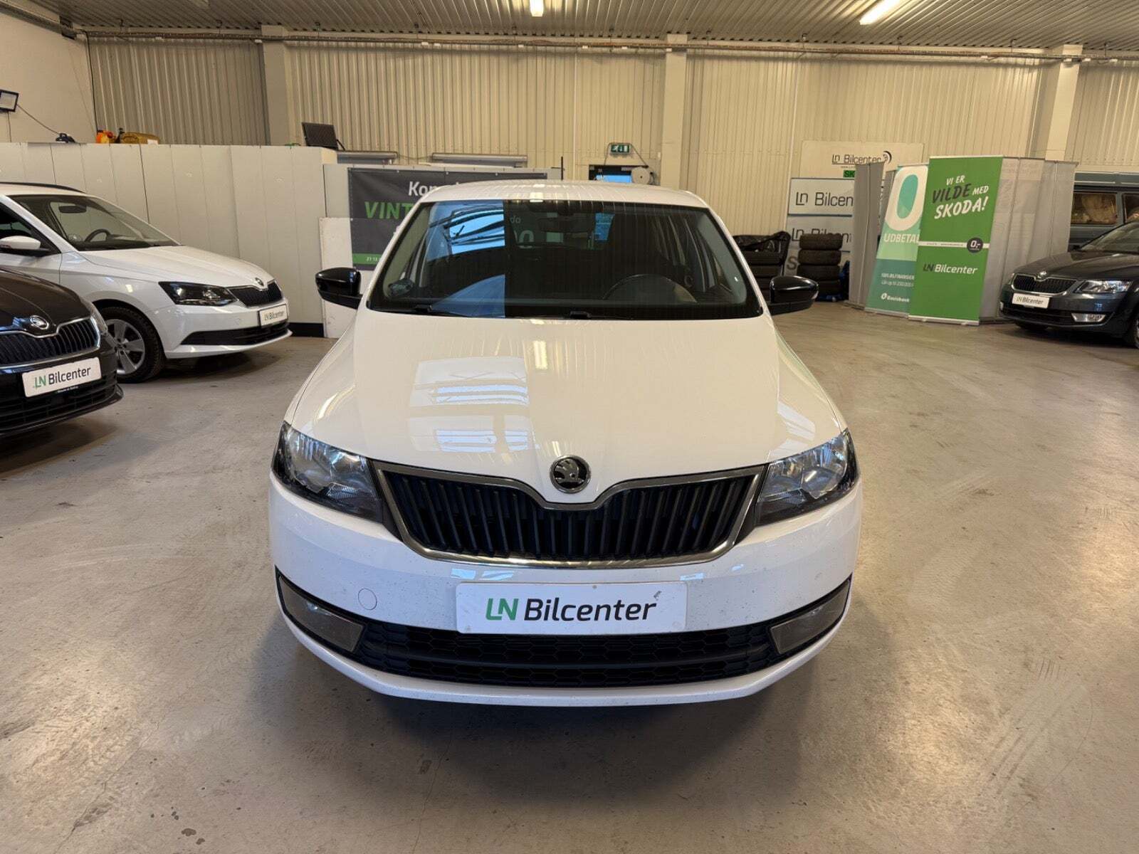 Hvid Skoda Rapid fra 2017