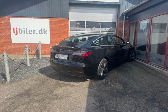 Sort Tesla Model 3 fra 2019