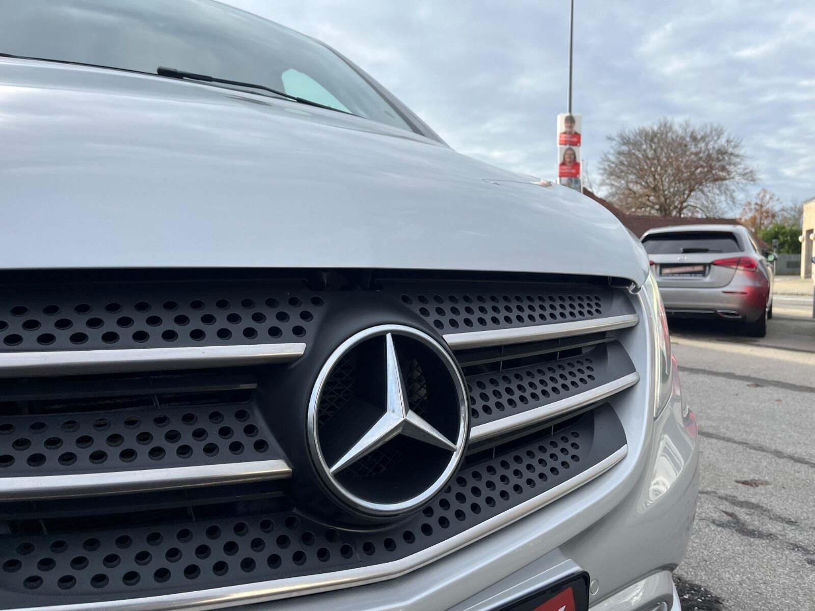 Sølv Mercedes Vito 114 fra 2020