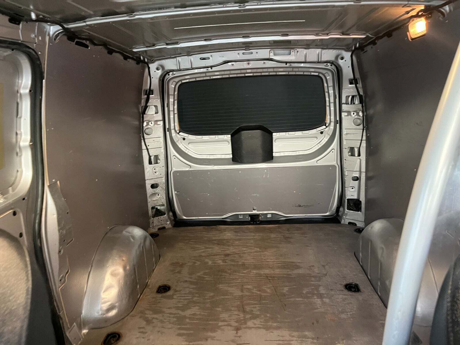 Sølv Mercedes Vito 114 fra 2020