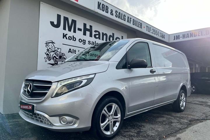 Sølv Mercedes Vito 114 fra 2020