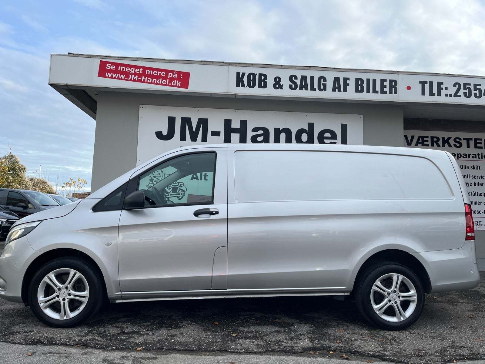 Sølv Mercedes Vito 114 fra 2020