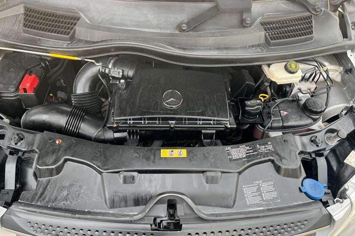 Sølv Mercedes Vito 114 fra 2020