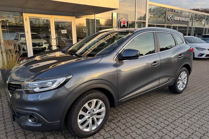 Grå Renault Kadjar fra 2017 set udefra