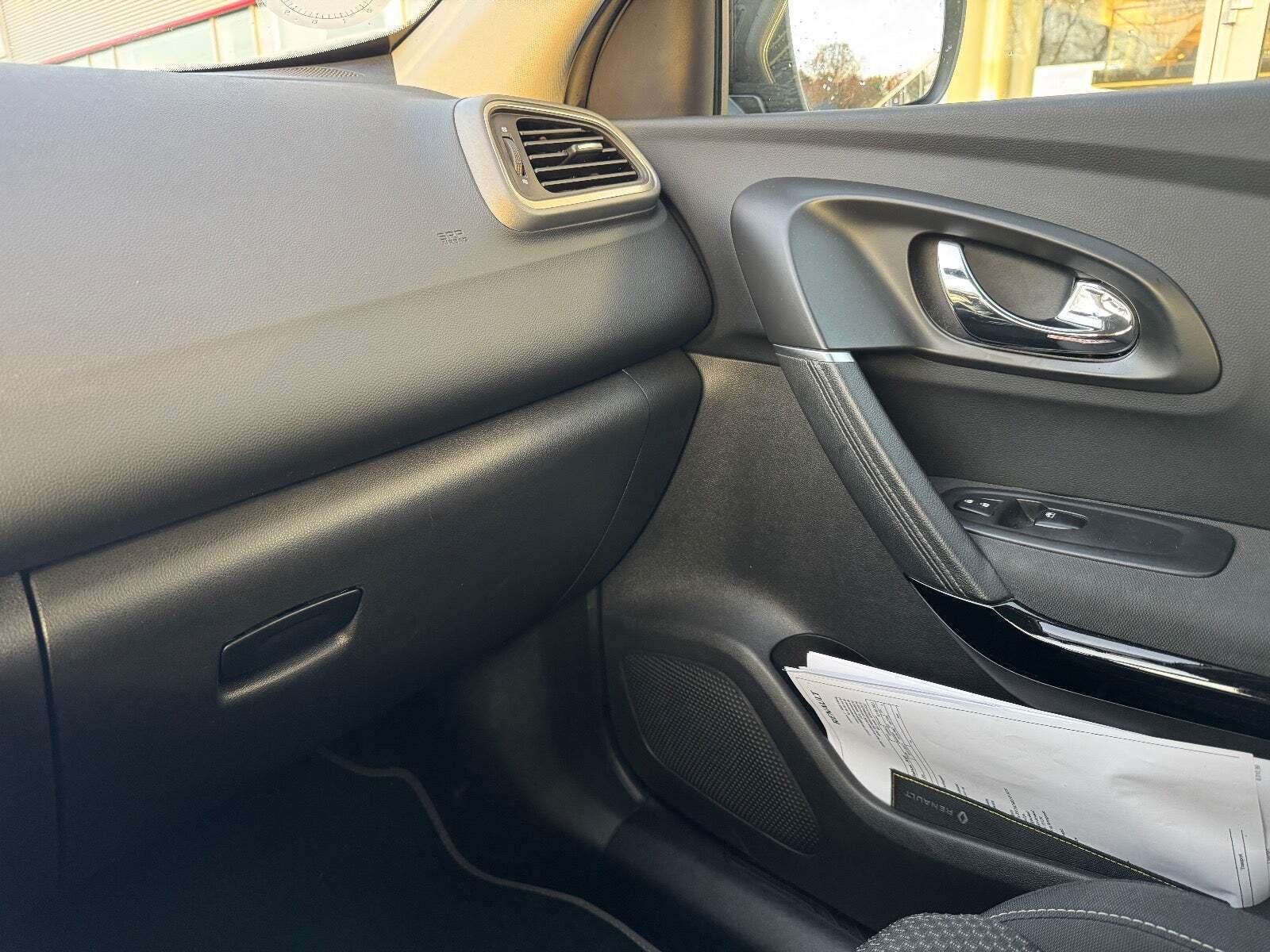 Grå Renault Kadjar fra 2017