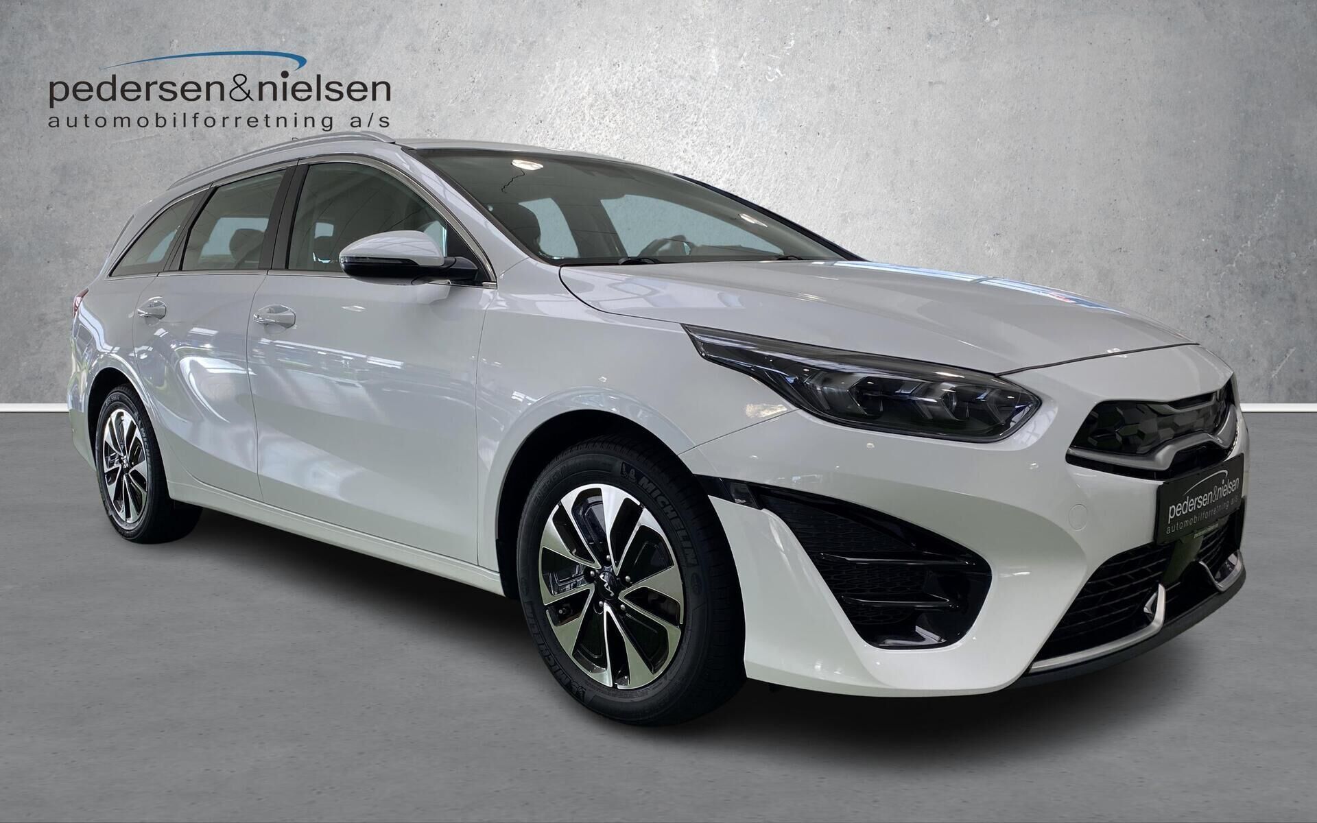 Kia Ceed 1,6 SW GDI PHEV  Plugin-hybrid Prestige DCT 141HK Stc 6g Aut.