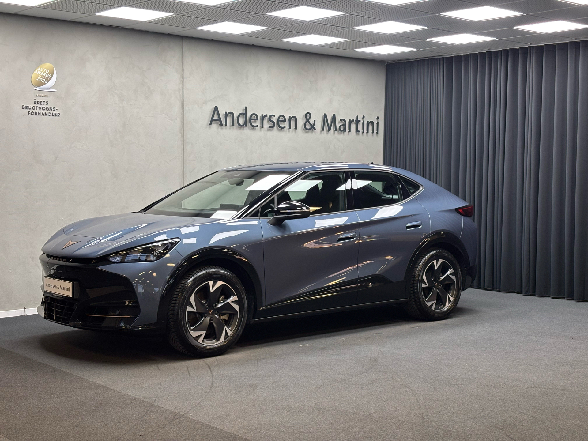 Blå Cupra Tavascan fra 2025