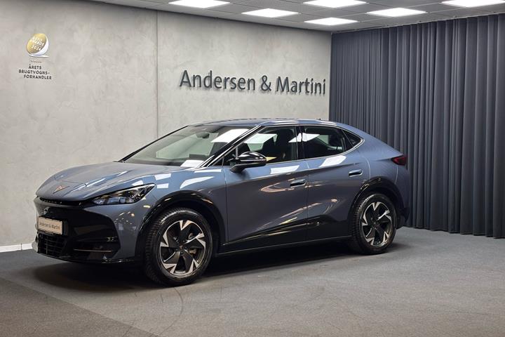 Blå Cupra Tavascan fra 2025