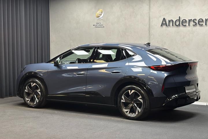 Blå Cupra Tavascan fra 2025