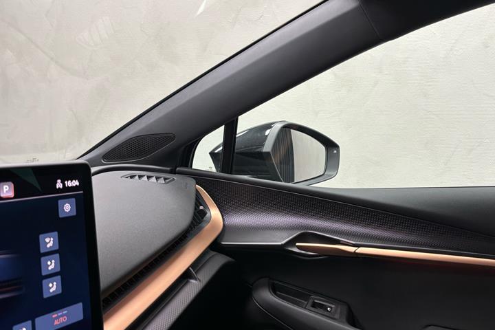 Blå Cupra Tavascan fra 2025