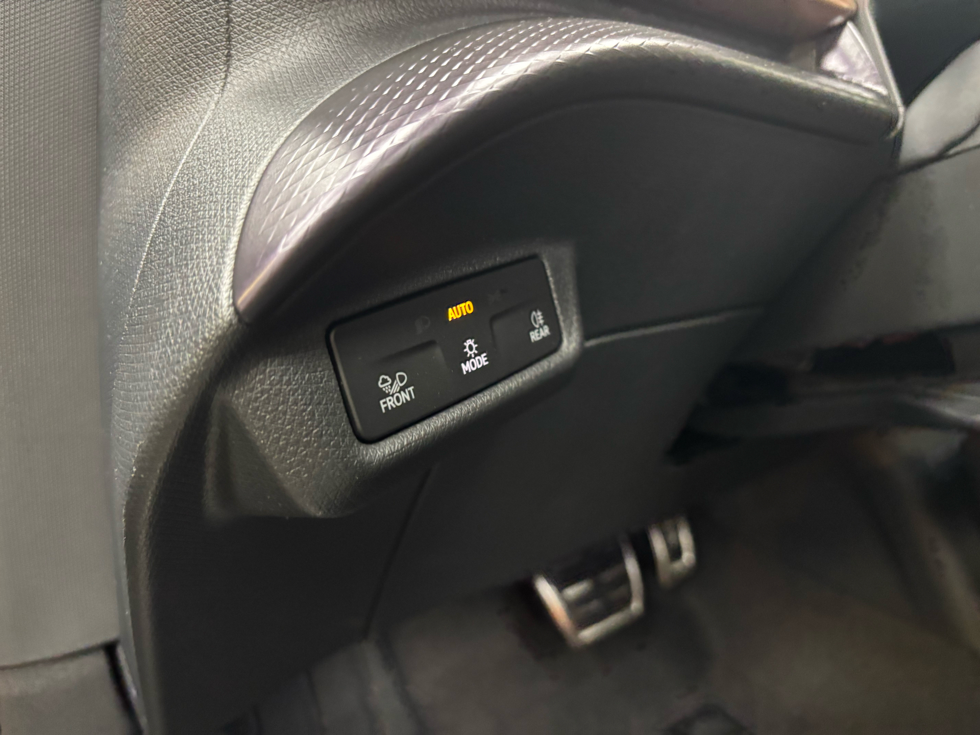 Blå Cupra Tavascan fra 2025