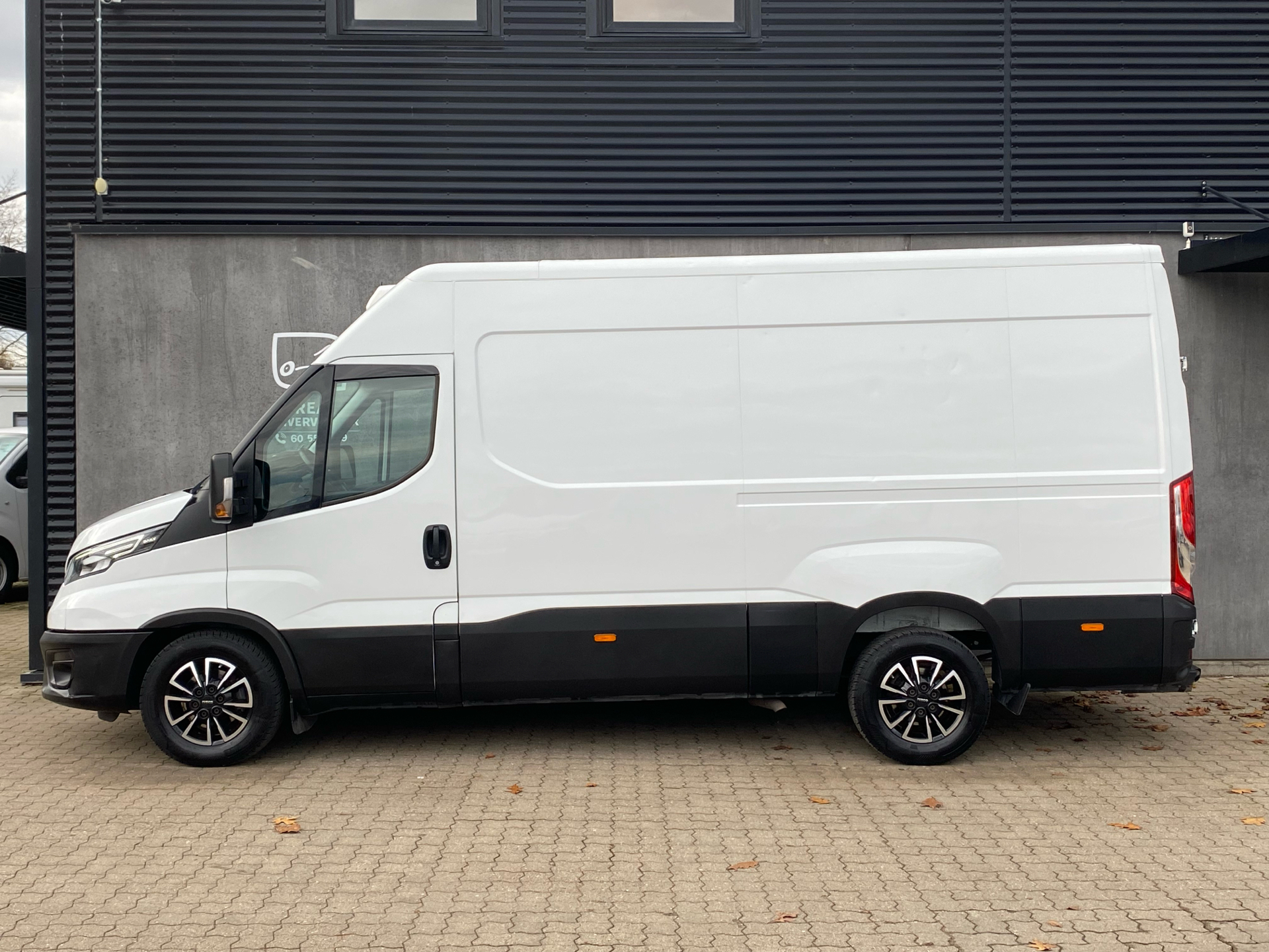 Iveco Daily 2,3 35S16 12m3 D Forza Hi-Matic 156HK Van 8g Aut.