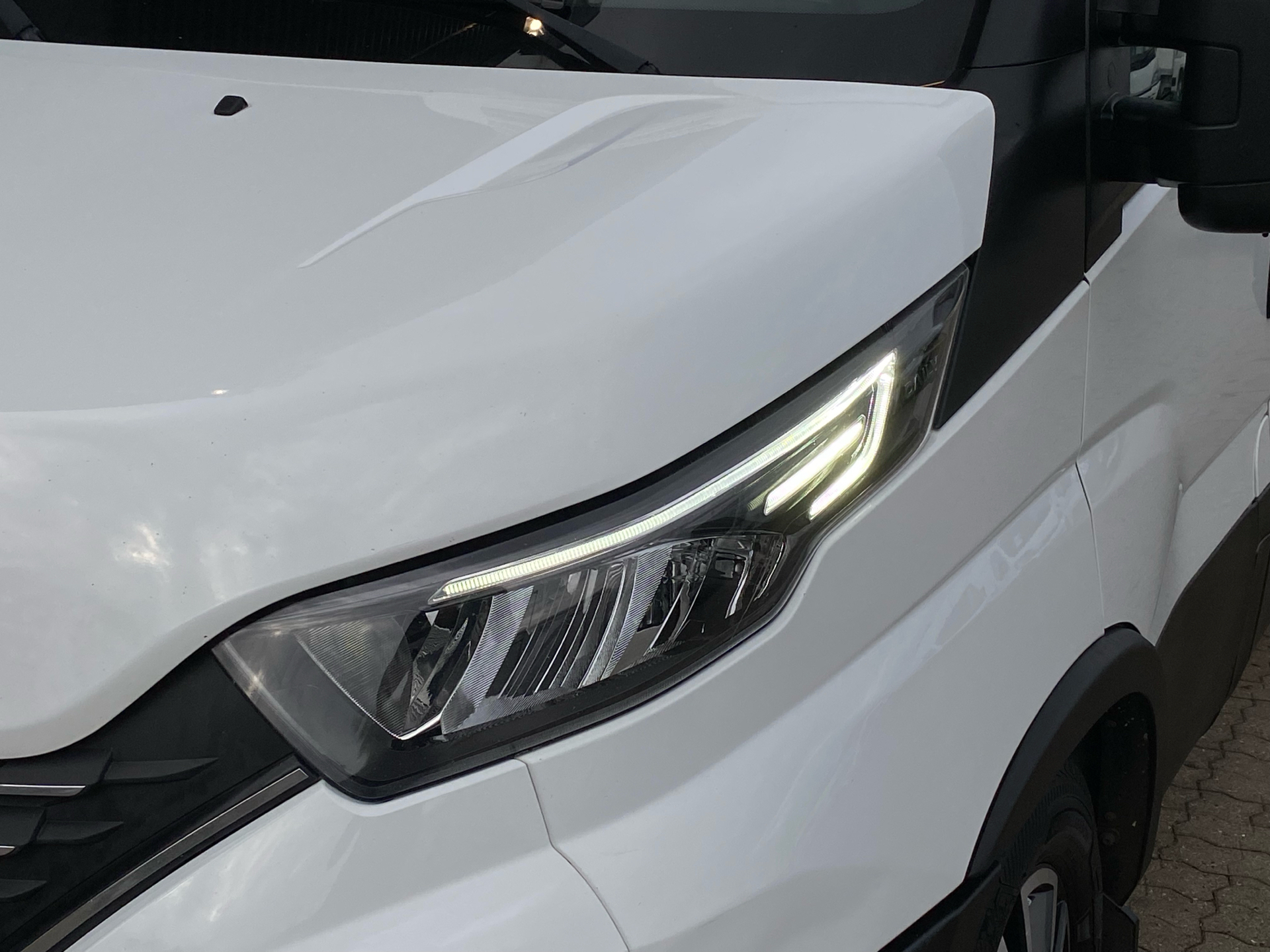 Iveco Daily 2,3 35S16 12m3 D Forza Hi-Matic 156HK Van 8g Aut.