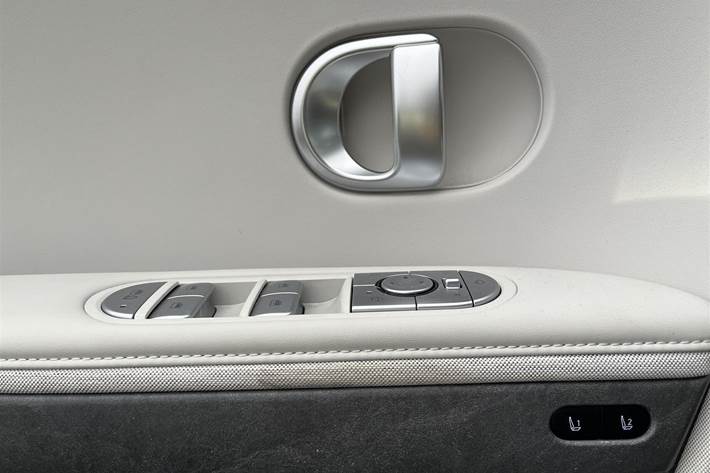 Grå Hyundai Ioniq 5 fra 2021