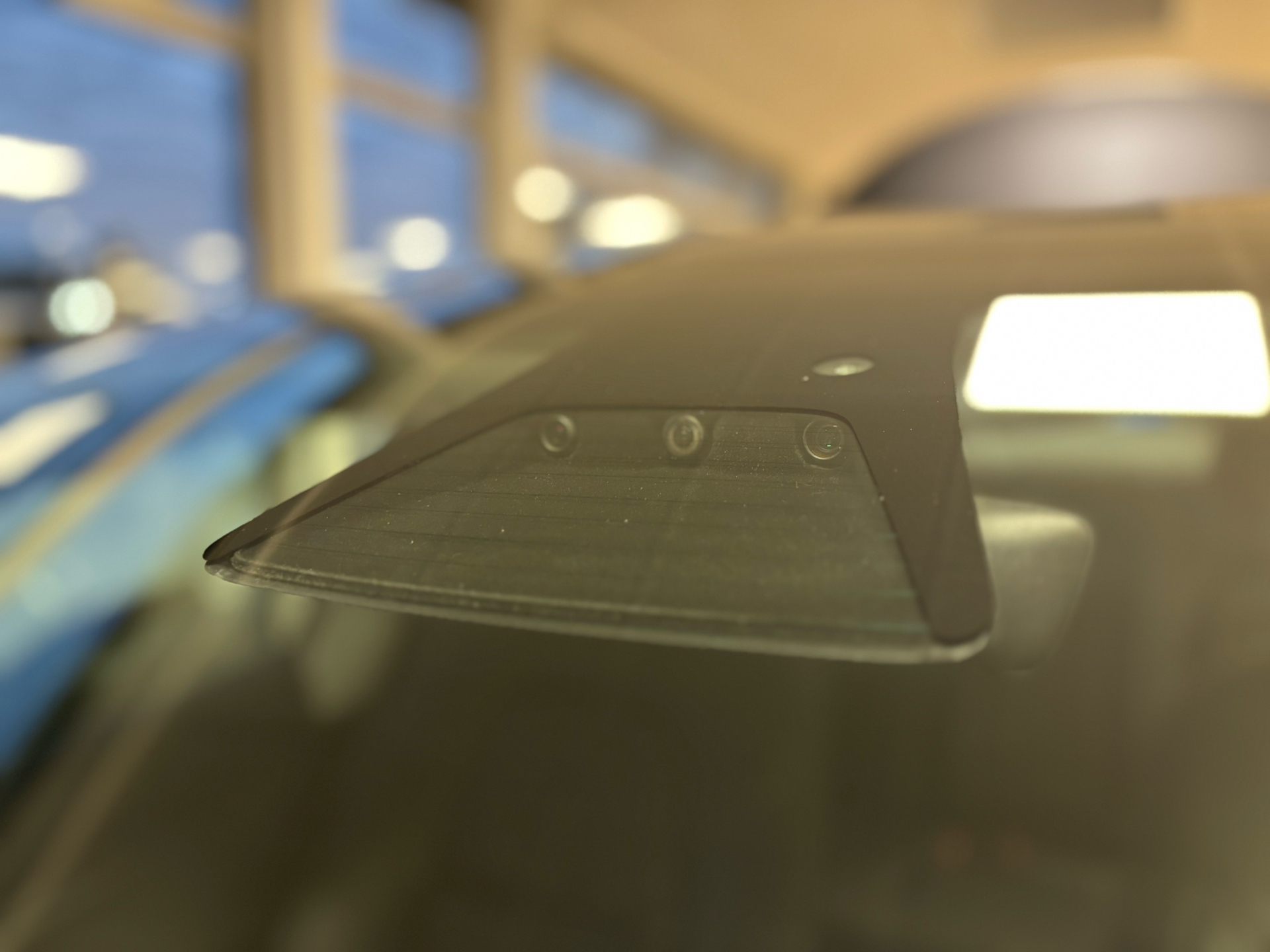 Grå Tesla Model 3 fra 2020