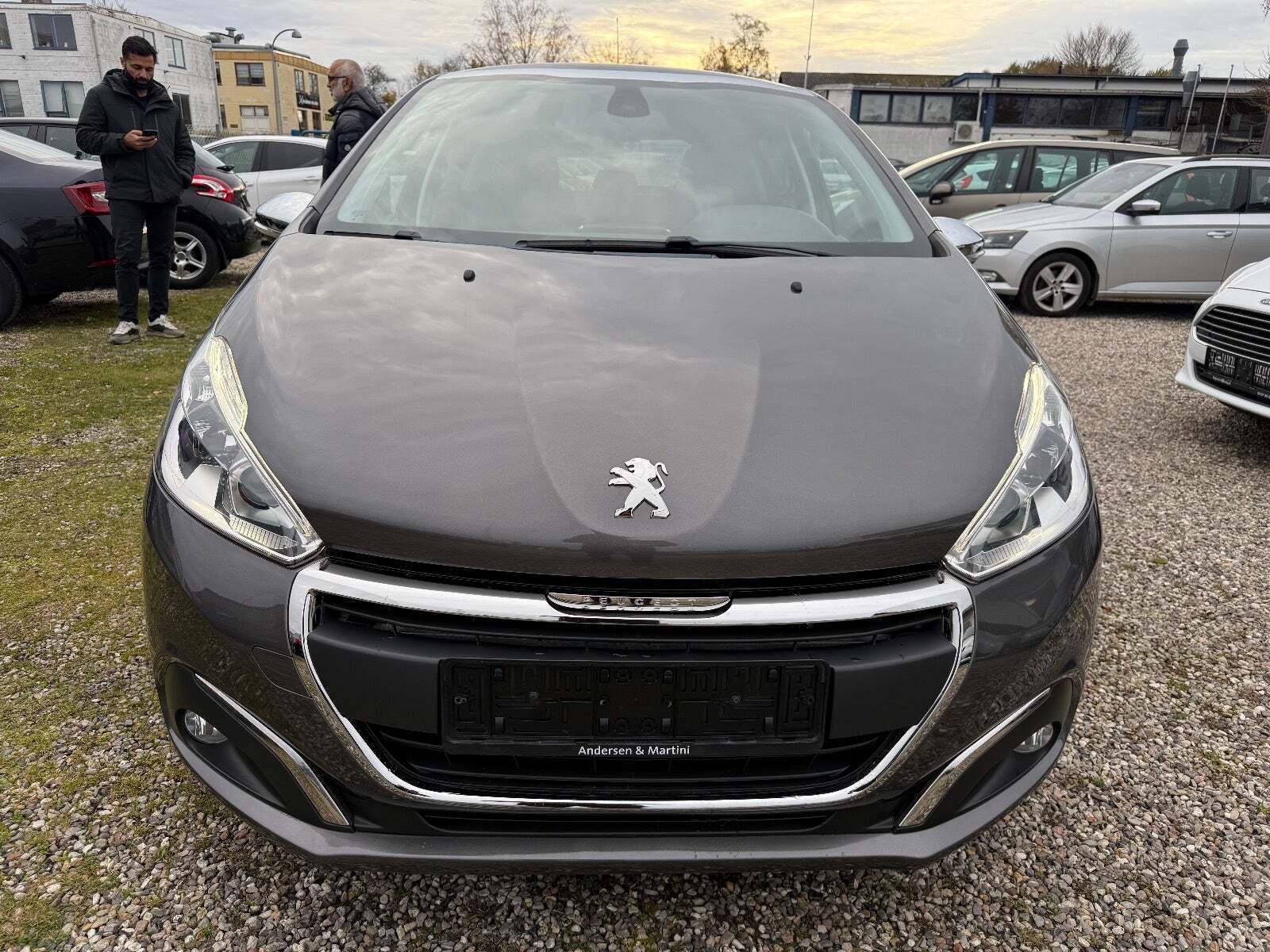 Peugeot 208 1,2 PureTech 82 Signature Sky
