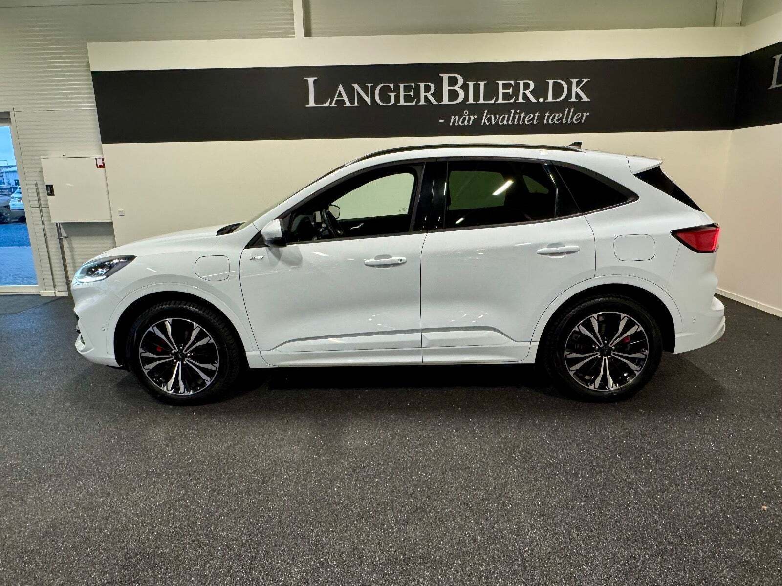 Ford Kuga 2,5 PHEV ST-Line X CVT