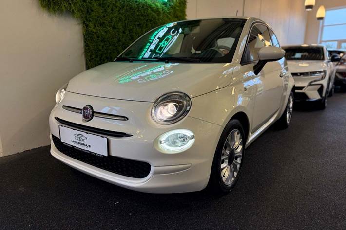 Hvid Fiat 500 fra 2016 set udefra